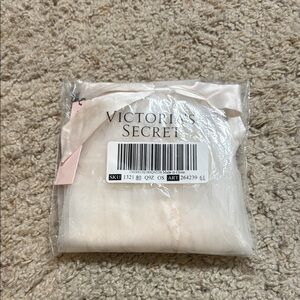 Victoria's Secret Cream Veil